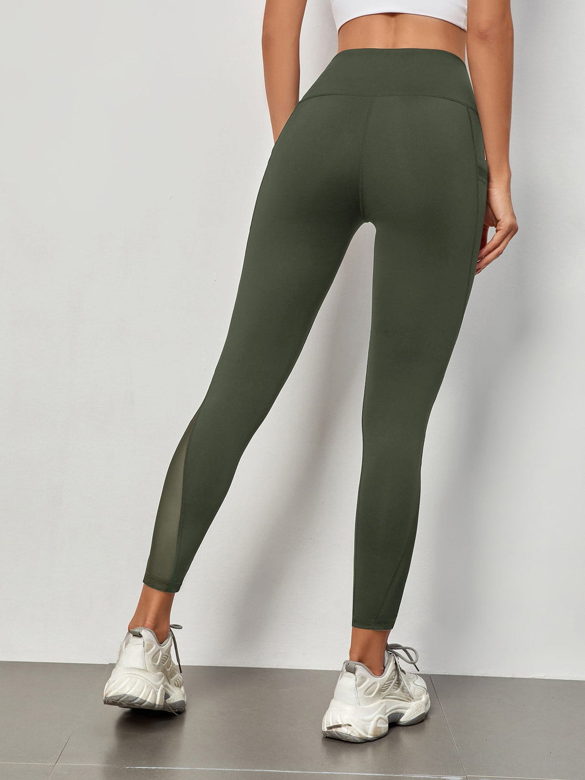 Mesh Panels Sports Leggings With Phone Pocket -