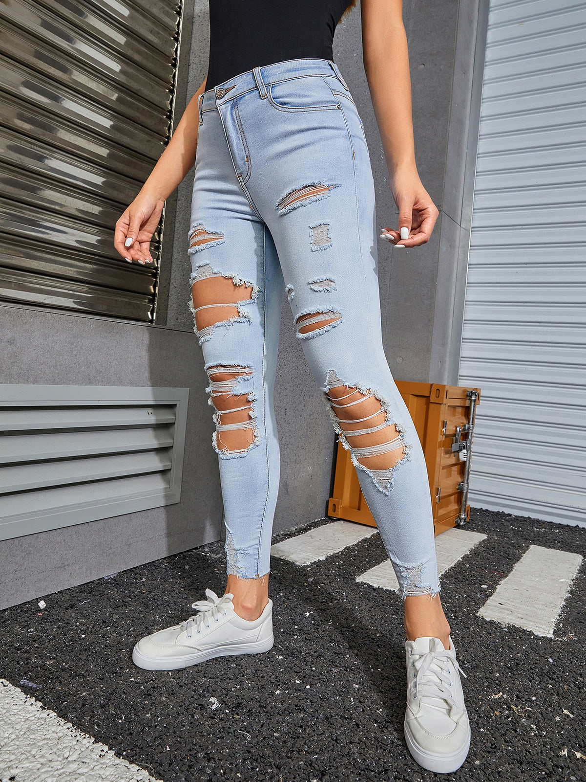 Skinny Jeans Cut Out Ripped with Raw Hem