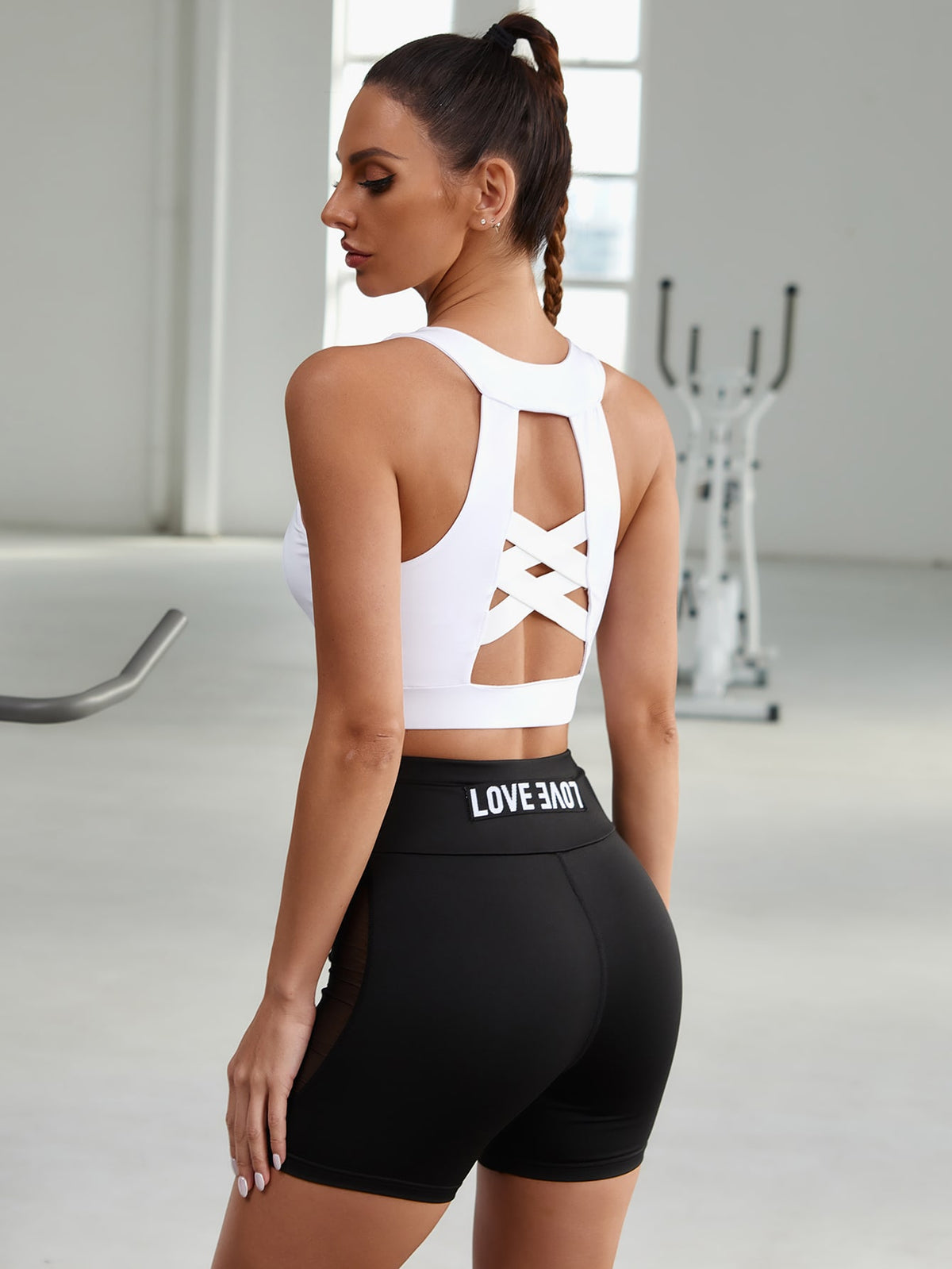 Strappy Criss-Cross Back High Support Sports Bra - White / L