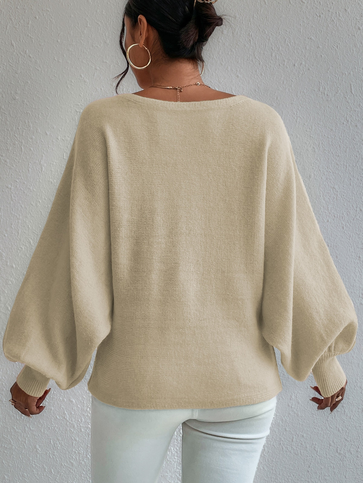 Casual Graphic Sweater with Lantern Sleeve